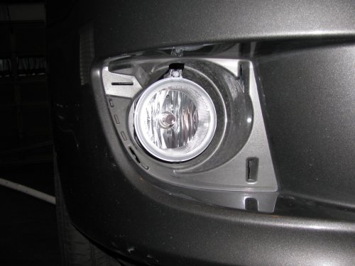 Right fog light installed, front view.  Note that adjusting screw is always at the top.
