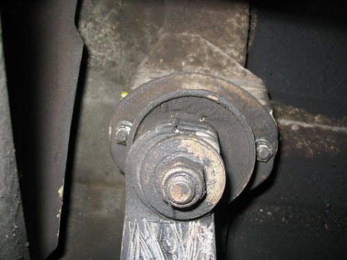 Looking up at the transmission mount.  Boy, looks like I'm gonna have to break out the Simple Green and scrub brush!
