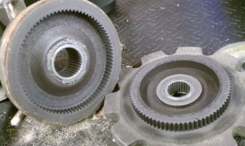 Inside of forward gear and planetary gear mating teeth.
