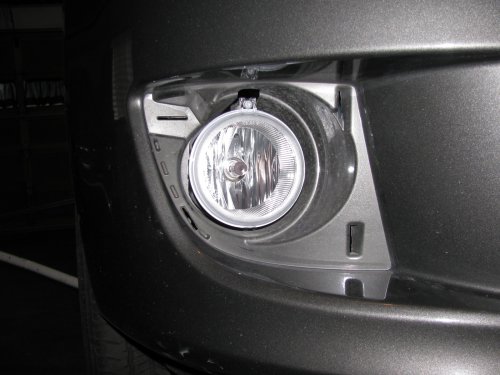 Right fog light installed, front view.  Note that adjusting screw is always at the top.
