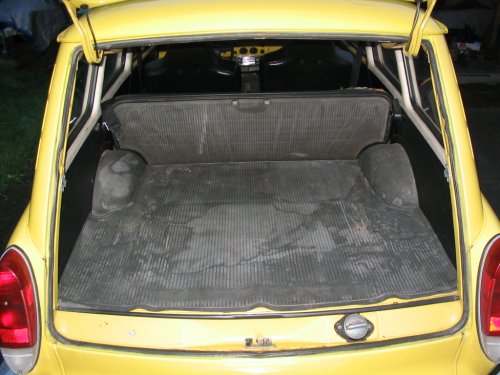 Very nice cargo mat with only one small rip.
