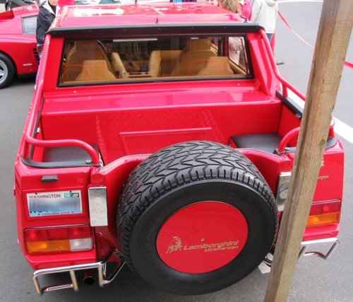 Lamborghini LM002 -- the super off-roader!
