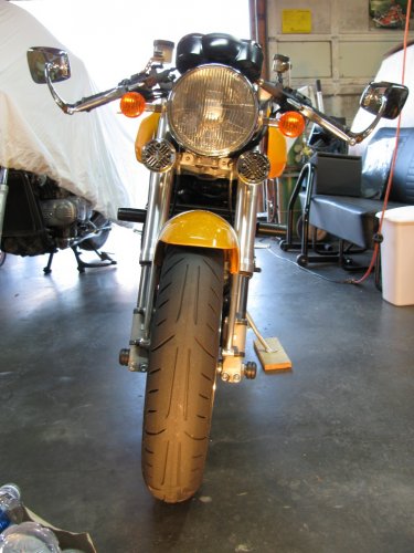 Here's my bike, before installing the fork protectors.

