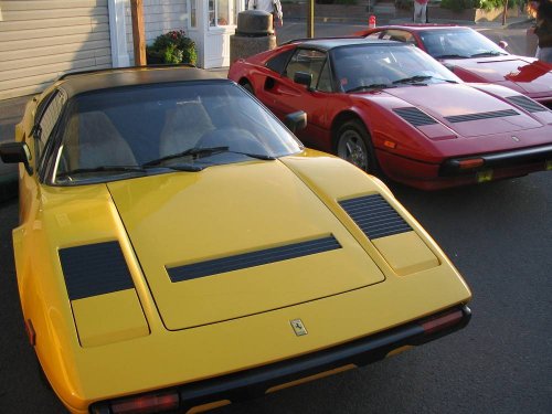 Pair of Ferrari 308.
