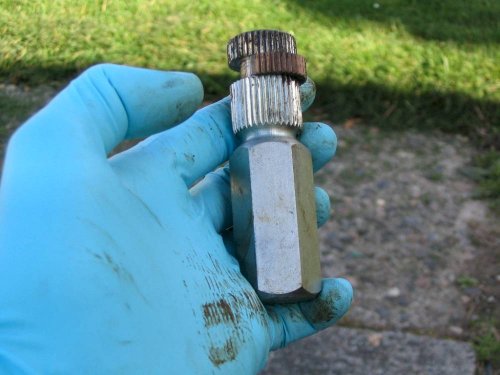 Close-up of the internal pipe wrench, cam gear in the engaged position.
