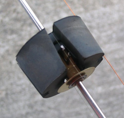 Close-up of the float and how it holds on to the sending wire.
