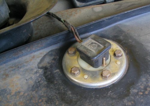 The fuel sender exposed.
